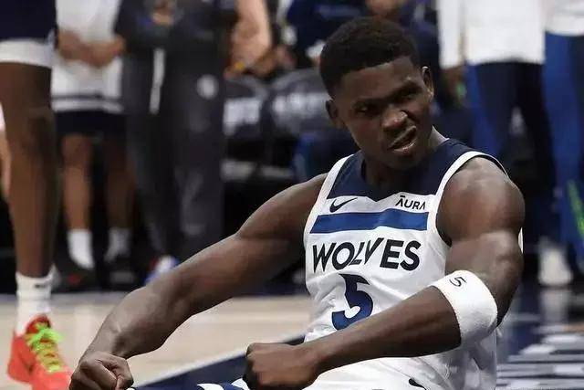 胡明轩20+8广东胜宁波 孙铭徽32分广厦负四川